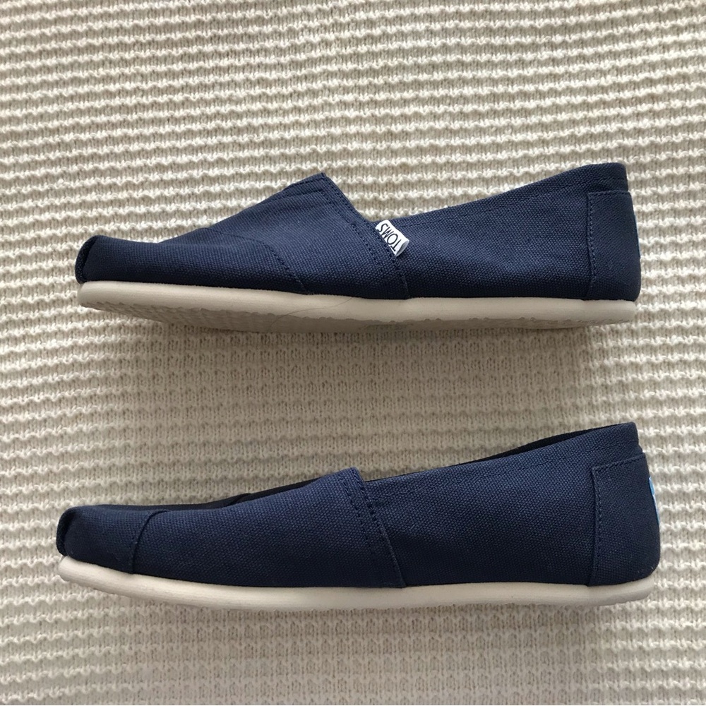 Toms Canvas Shoes - Picture 4 of 6